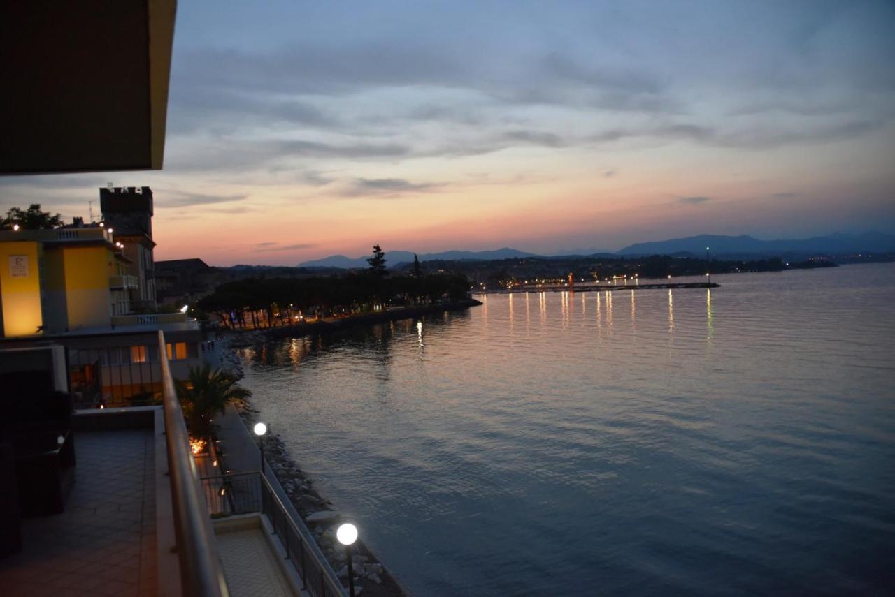 Residenza Miralago By Wonderful Italy Desenzano del Garda Luaran gambar