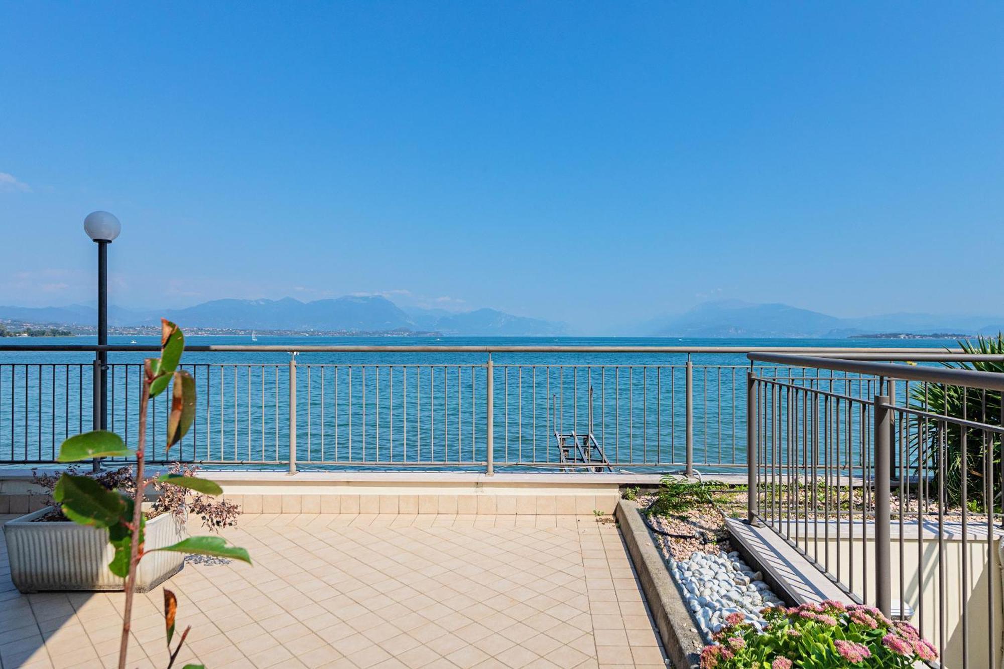 Residenza Miralago By Wonderful Italy Desenzano del Garda Luaran gambar