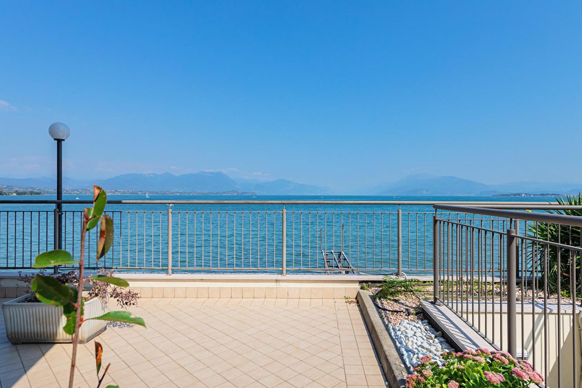 Residenza Miralago By Wonderful Italy Desenzano del Garda Luaran gambar