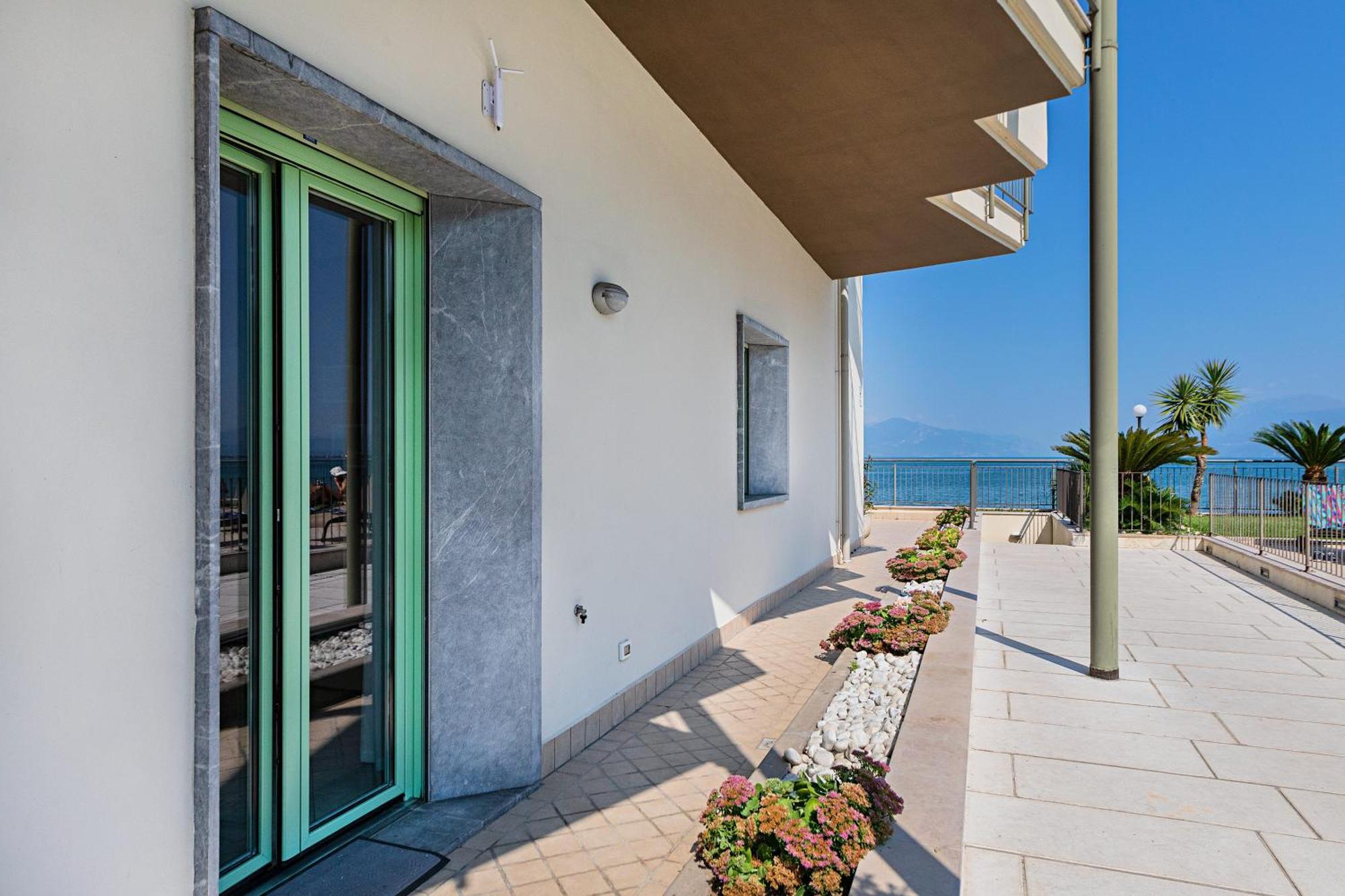 Residenza Miralago By Wonderful Italy Desenzano del Garda Luaran gambar